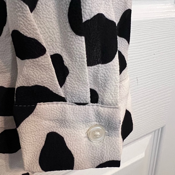 Ann Taylor Black and White Button Down Shirt. Size MP - Picture 5 of 8